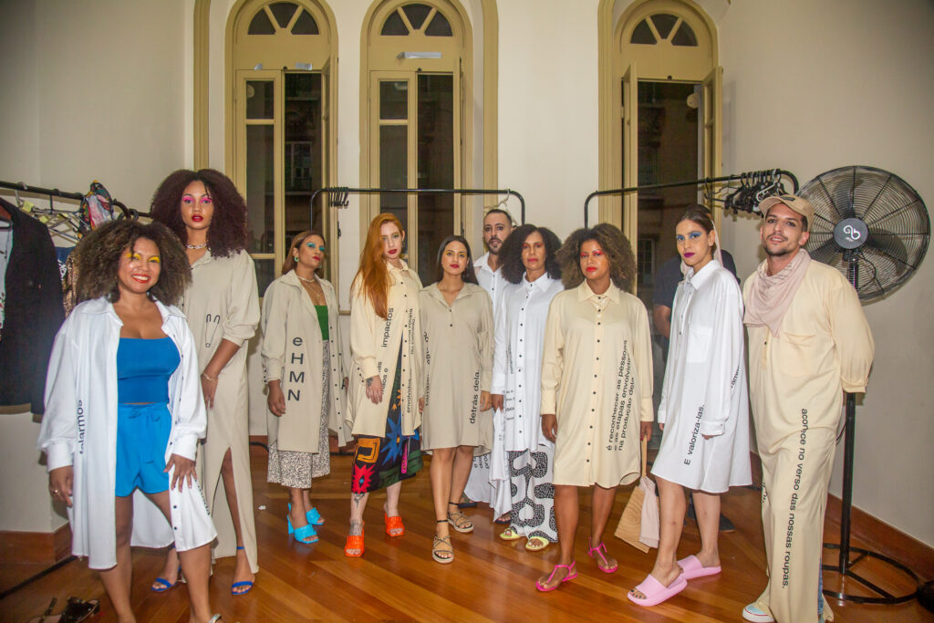 Imagem extra 3 de Desfilando Sonhos: Leila, T. Chris e ModaComVerso na Casa de Criadores