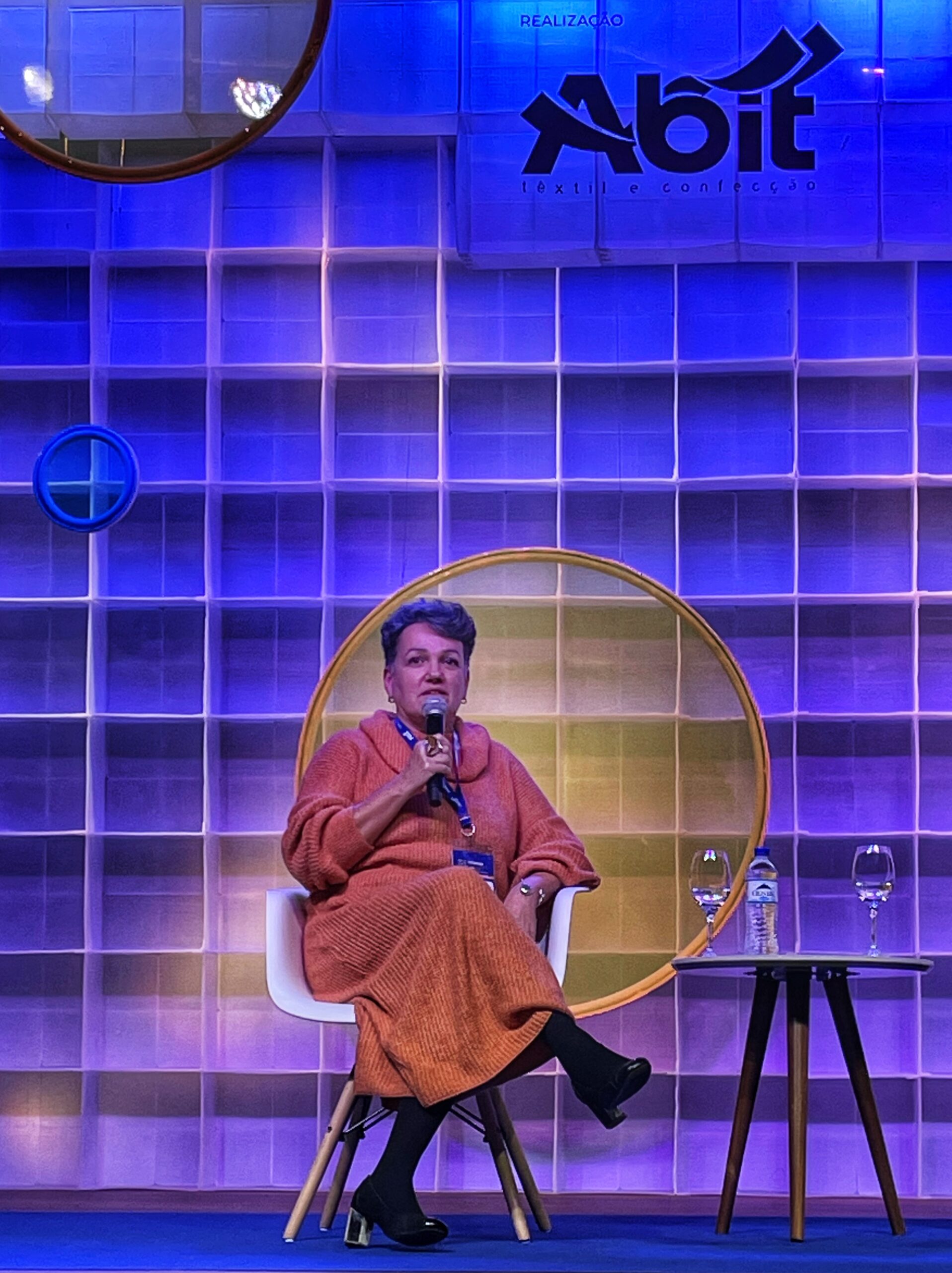 Imagem extra 1 de É preciso engajar-se: o amor pela costura existe e é transformador